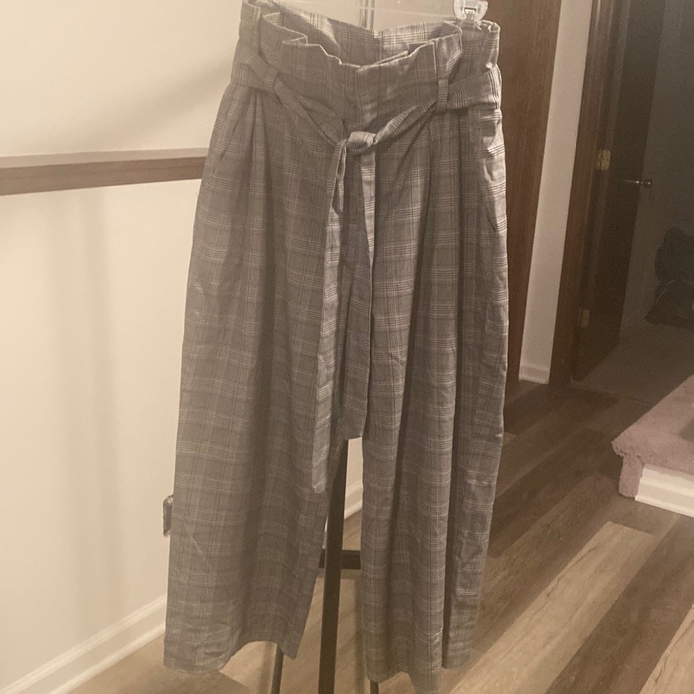 Size 12 plaid paper bag cullotes black grey blue